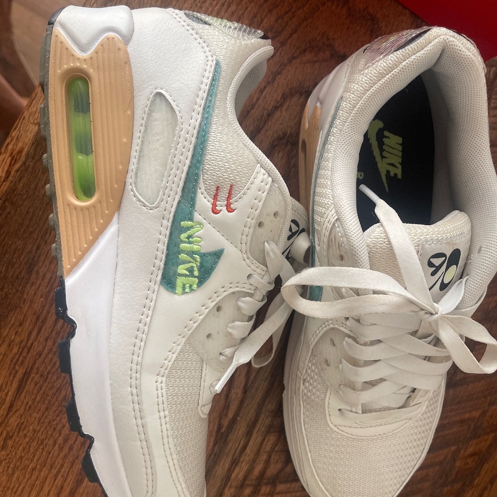 Women’s Nike Air Max 90 SE